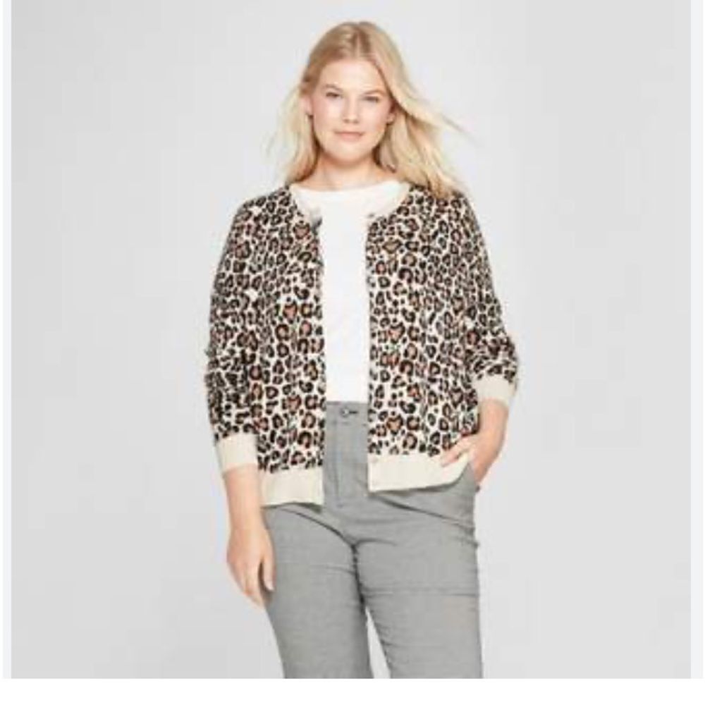 A New Day Button Down Cheetah Print Cardigan with Abalone Buttons Size L New